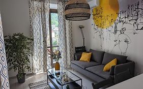 Bright Flat Just 10 Minutes From The City Centre
