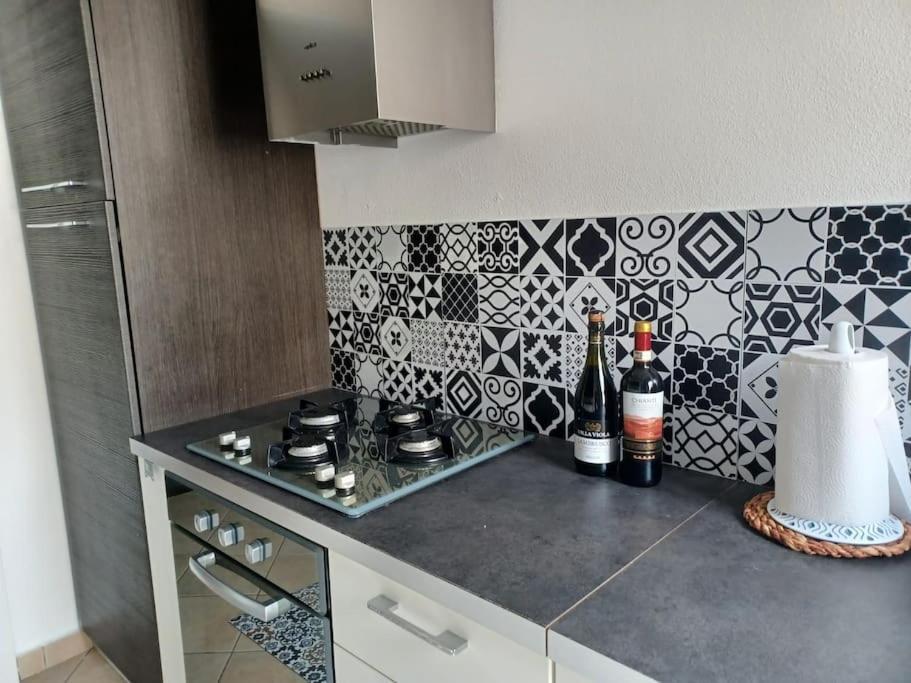Bright Flat Just 10 Minutes From The City Centre Côme Esterno foto