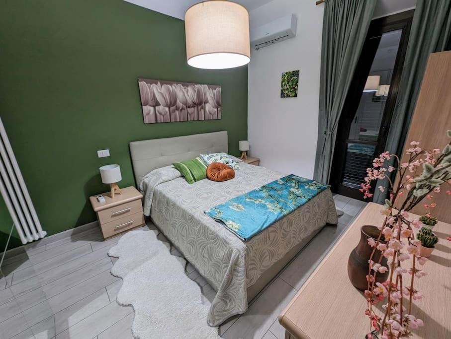 Bright Flat Just 10 Minutes From The City Centre Côme Esterno foto