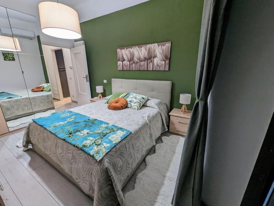 Bright Flat Just 10 Minutes From The City Centre Côme Esterno foto