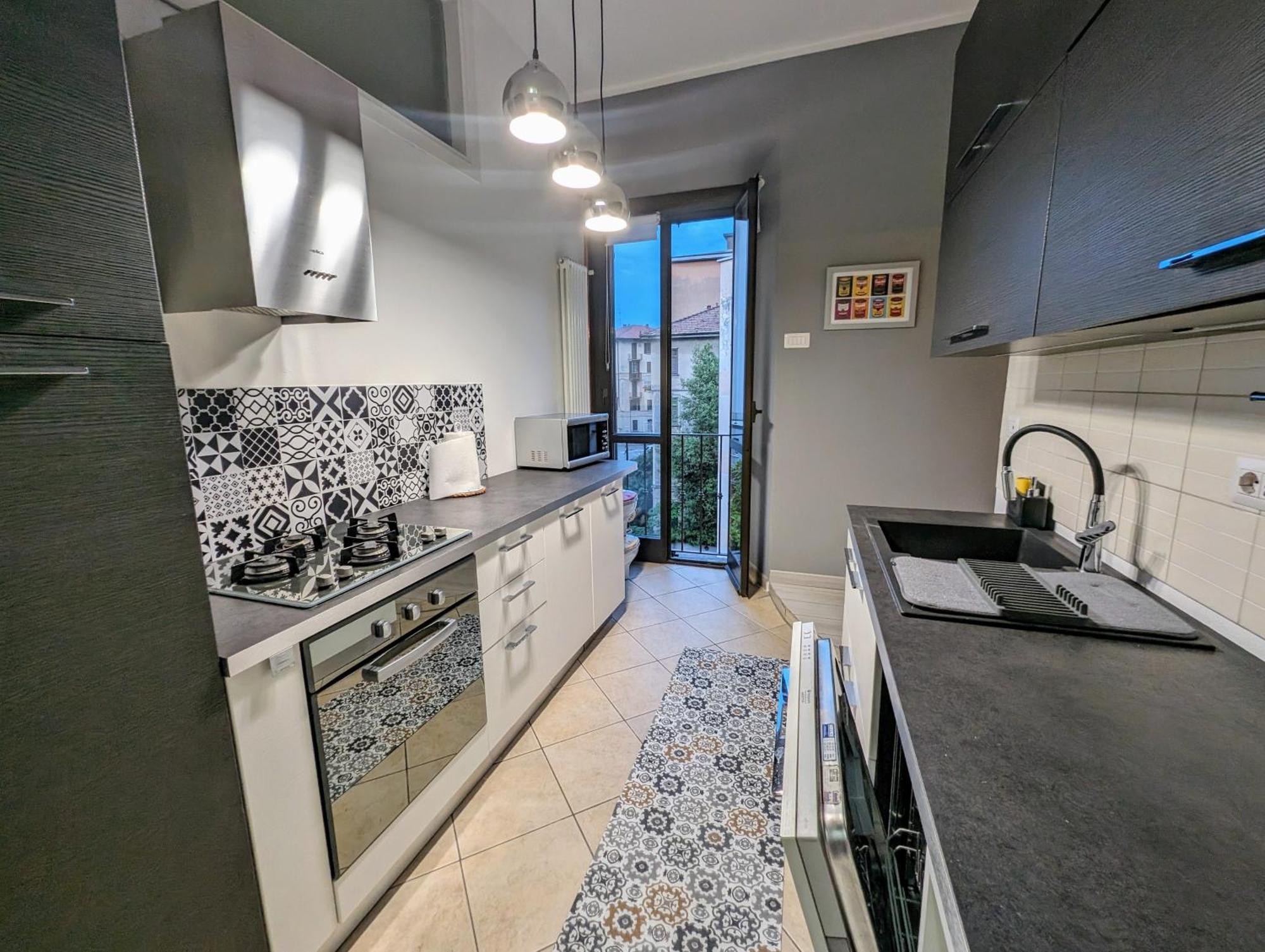 Bright Flat Just 10 Minutes From The City Centre Côme Esterno foto